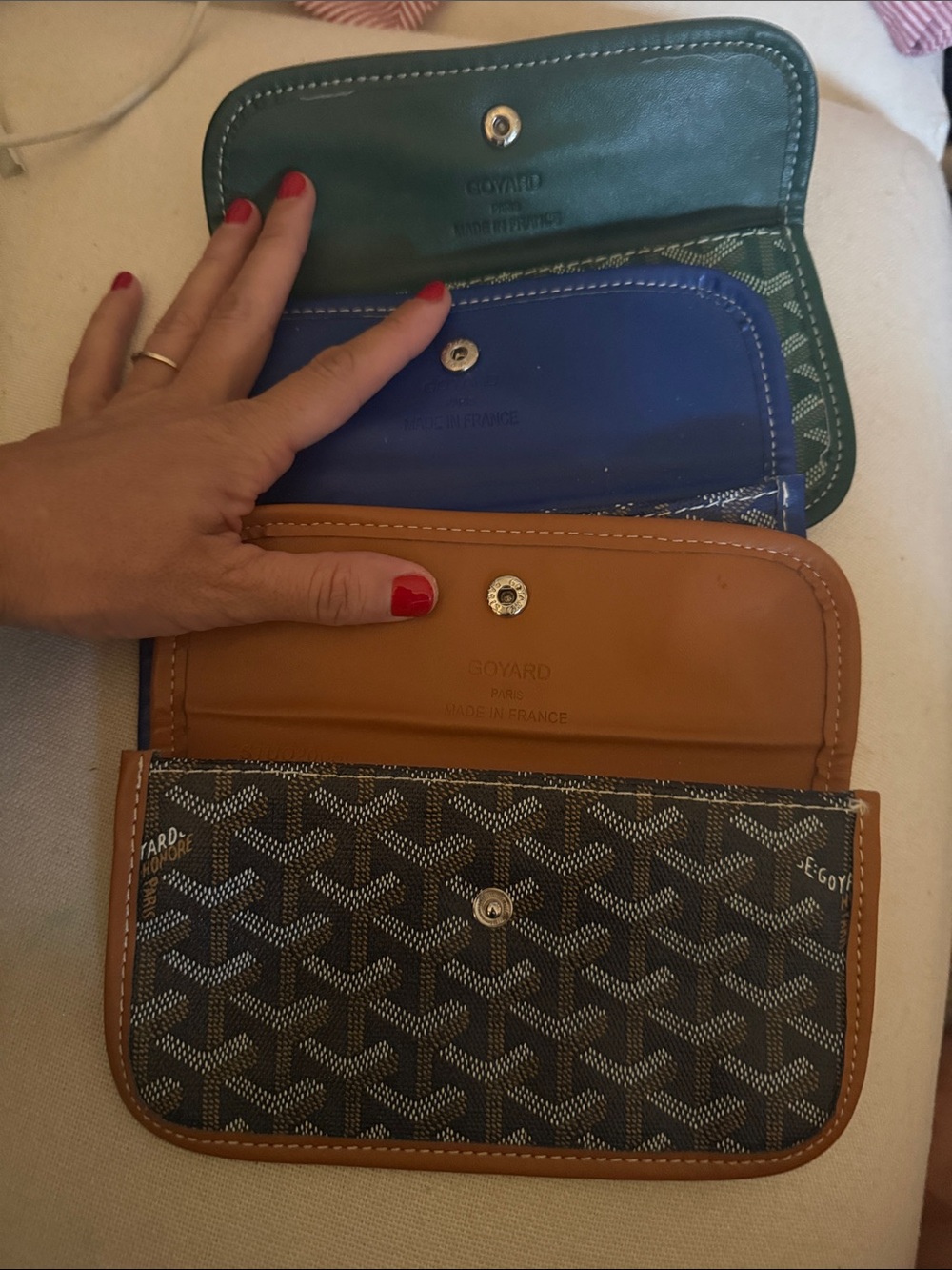 DH Gate -Inspired Tricolor Small Wallet Set - Brown, Blue & Green - Picture 4 of 11